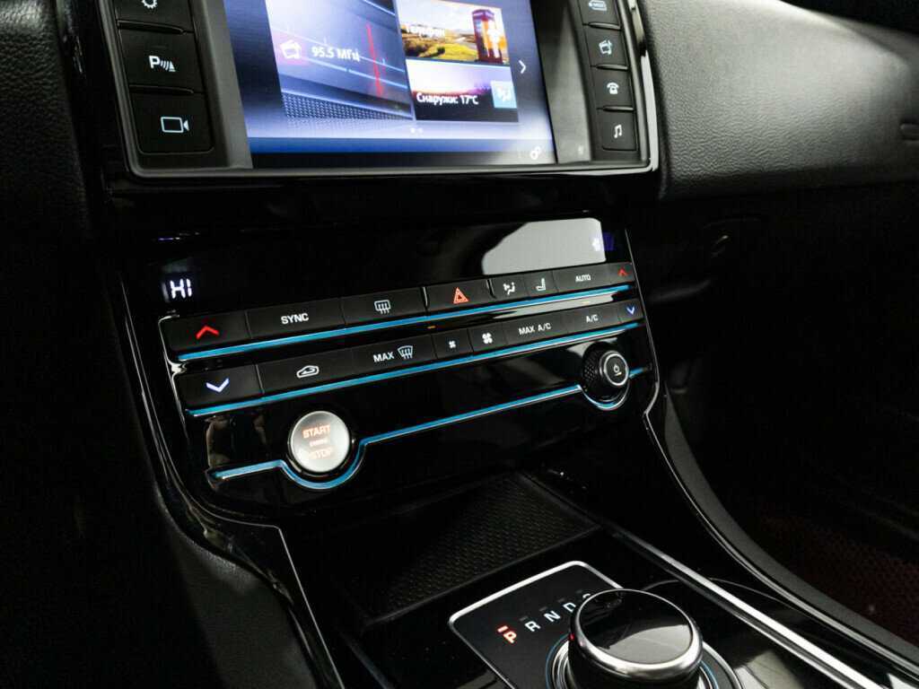 Купить Jaguar XE, 2017, 162 965 км, фото №16