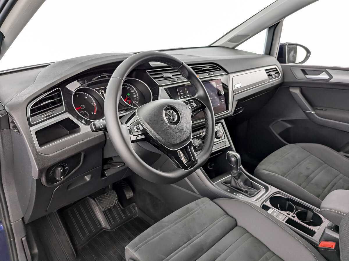 Купить Volkswagen Touran, 2018, 234 634 км, фото №12