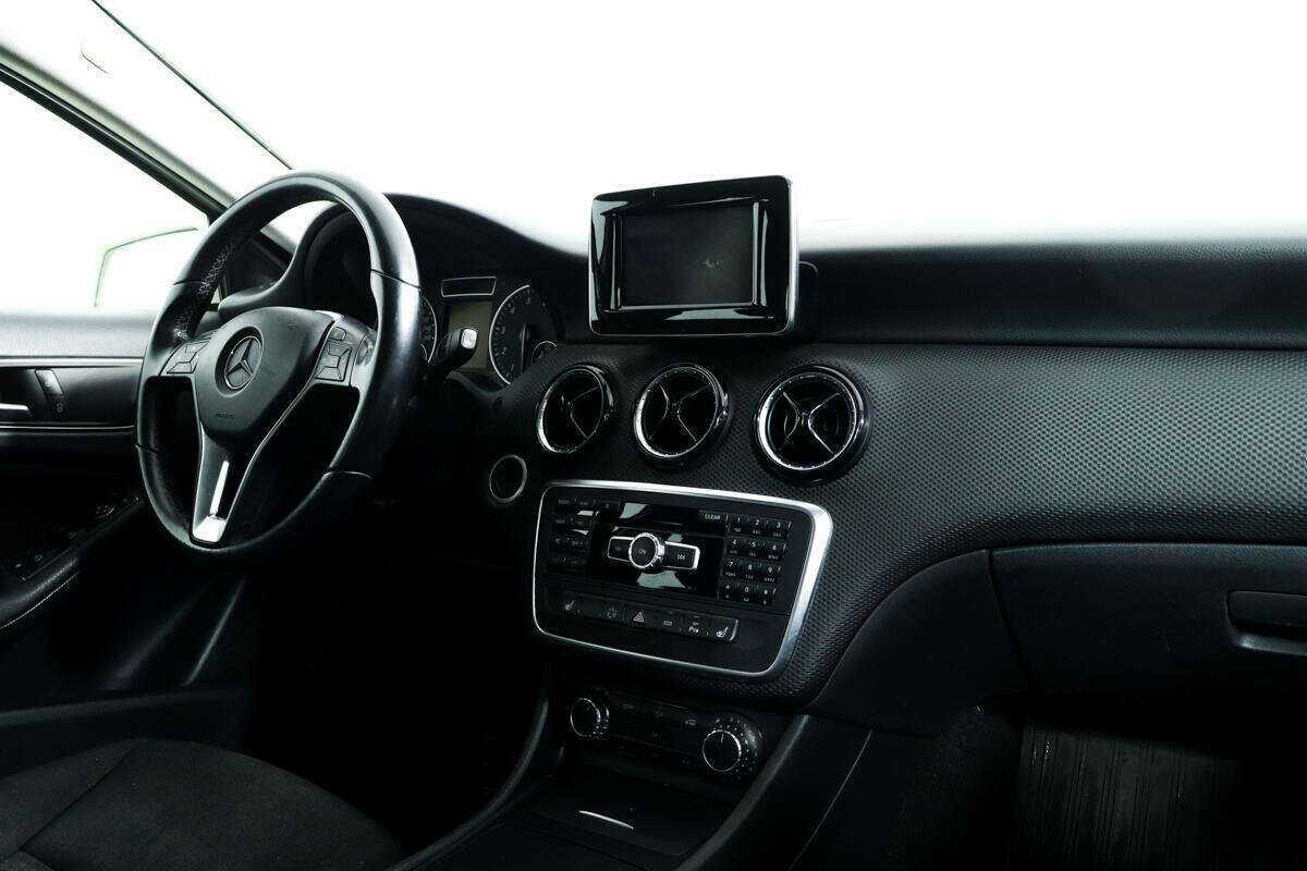 Купить Mercedes-Benz A-Класс 180, 2014, 116 872 км, фото №9