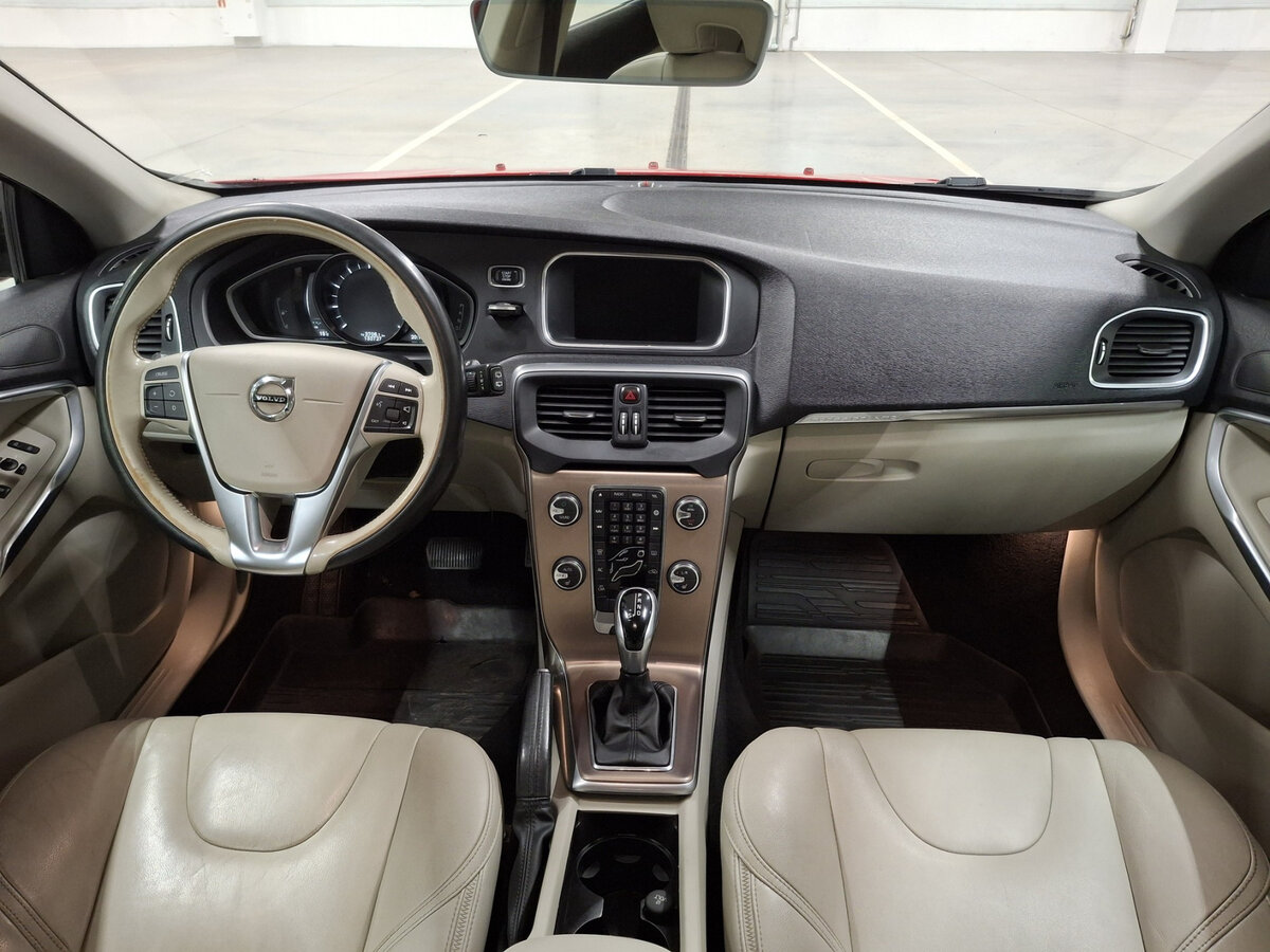 Купить Volvo V40 Cross Country I Рестайлинг, 2017, 133 679 км, фото №14