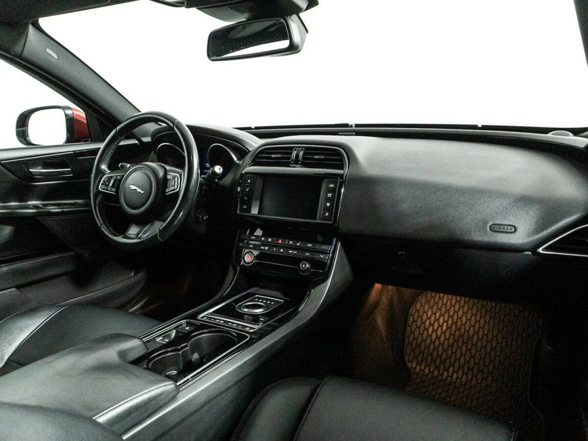 Купить Jaguar XE, 2016, 126 262 км, фото №9