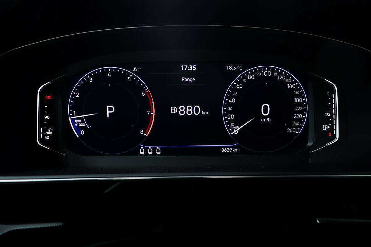 Купить Volkswagen Passat (North America and China), 2023, 8 628 км, фото №10