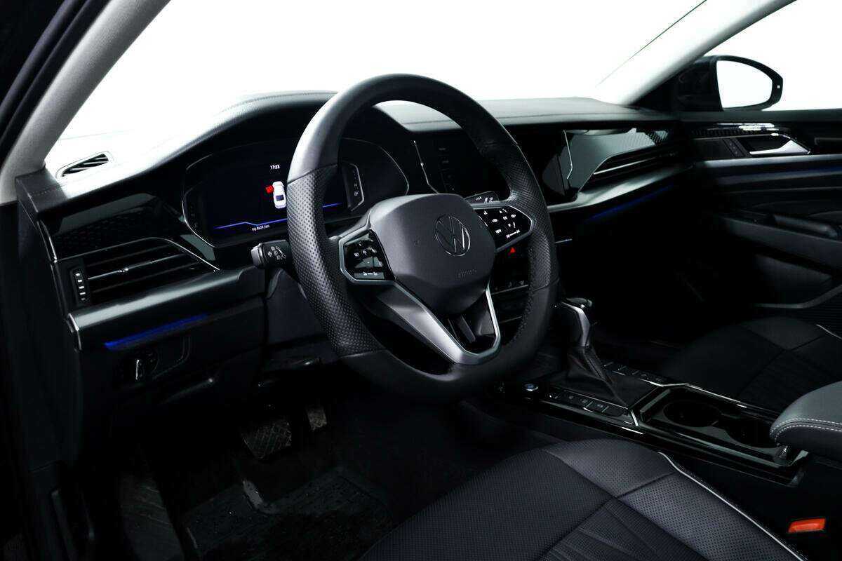 Купить Volkswagen Passat (North America and China), 2023, 8 628 км, фото №13