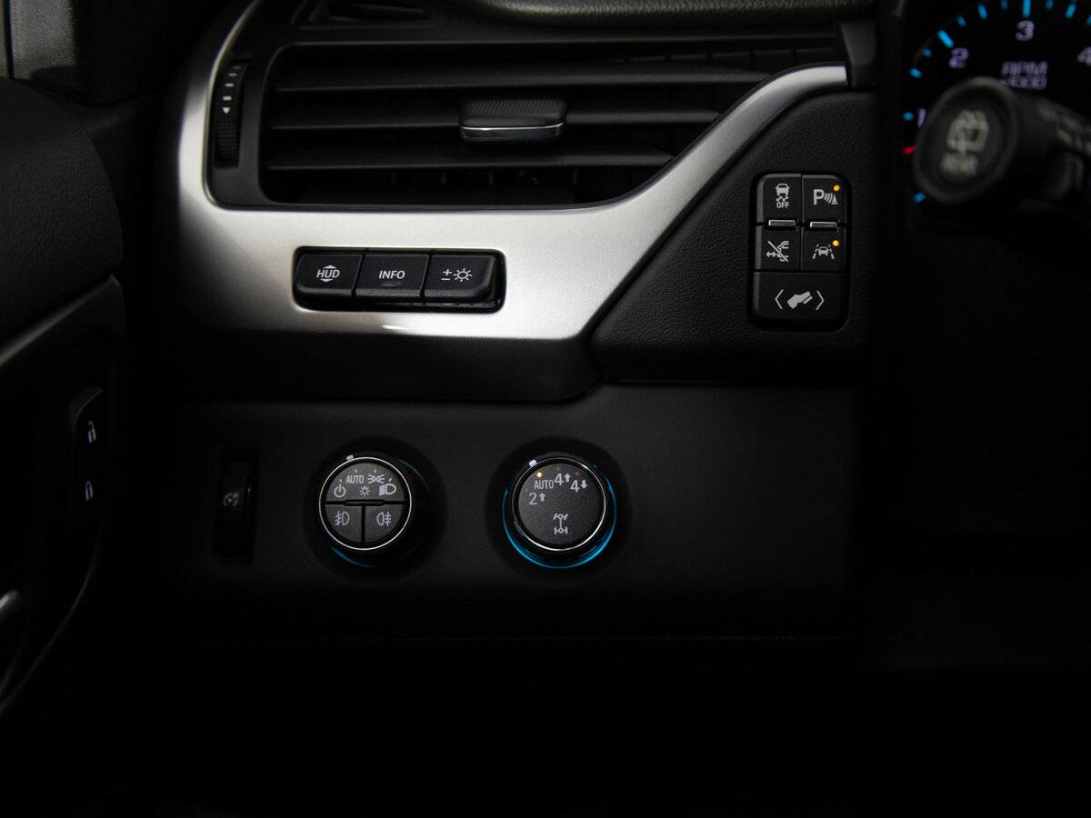 Купить Chevrolet Tahoe IV, 2019, 121 100 км, фото №17