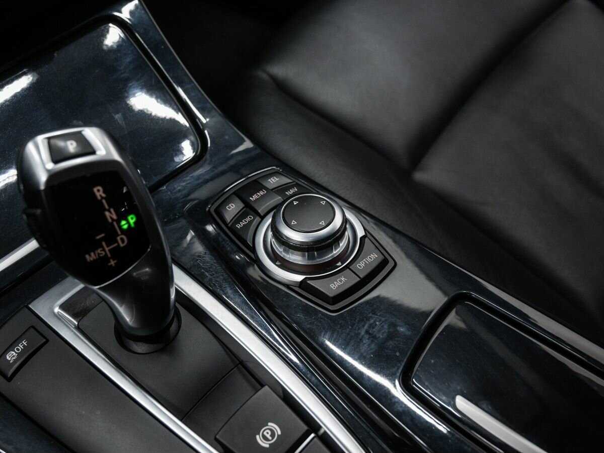 Купить BMW 5 серии 528i, 2011, 130 320 км, фото №18