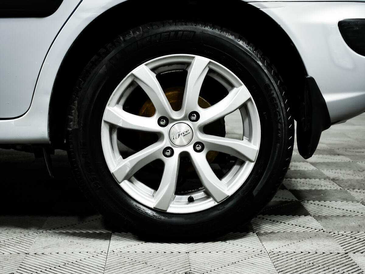 Купить Hyundai Matrix, 2005, 190 532 км, фото №11