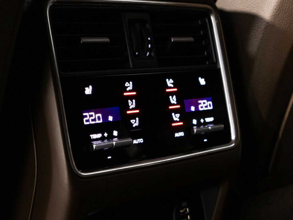 Купить Porsche Cayenne Turbo, 2018, 80 384 км, фото №27