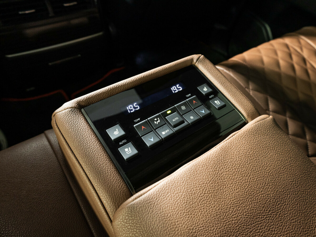 Купить Lexus LX 570 III Рестайлинг 2, 2020, 119 540 км, фото №13