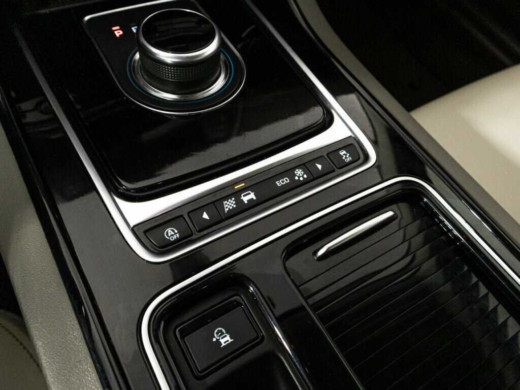 Купить Jaguar XE, 2017, 109 926 км, фото №18