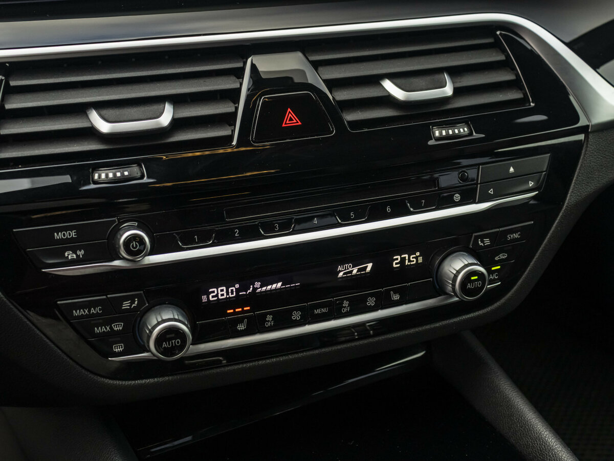 Купить BMW 5 серии 520d VII (G30/G31/G38), 2017, 146 527 км, фото №15