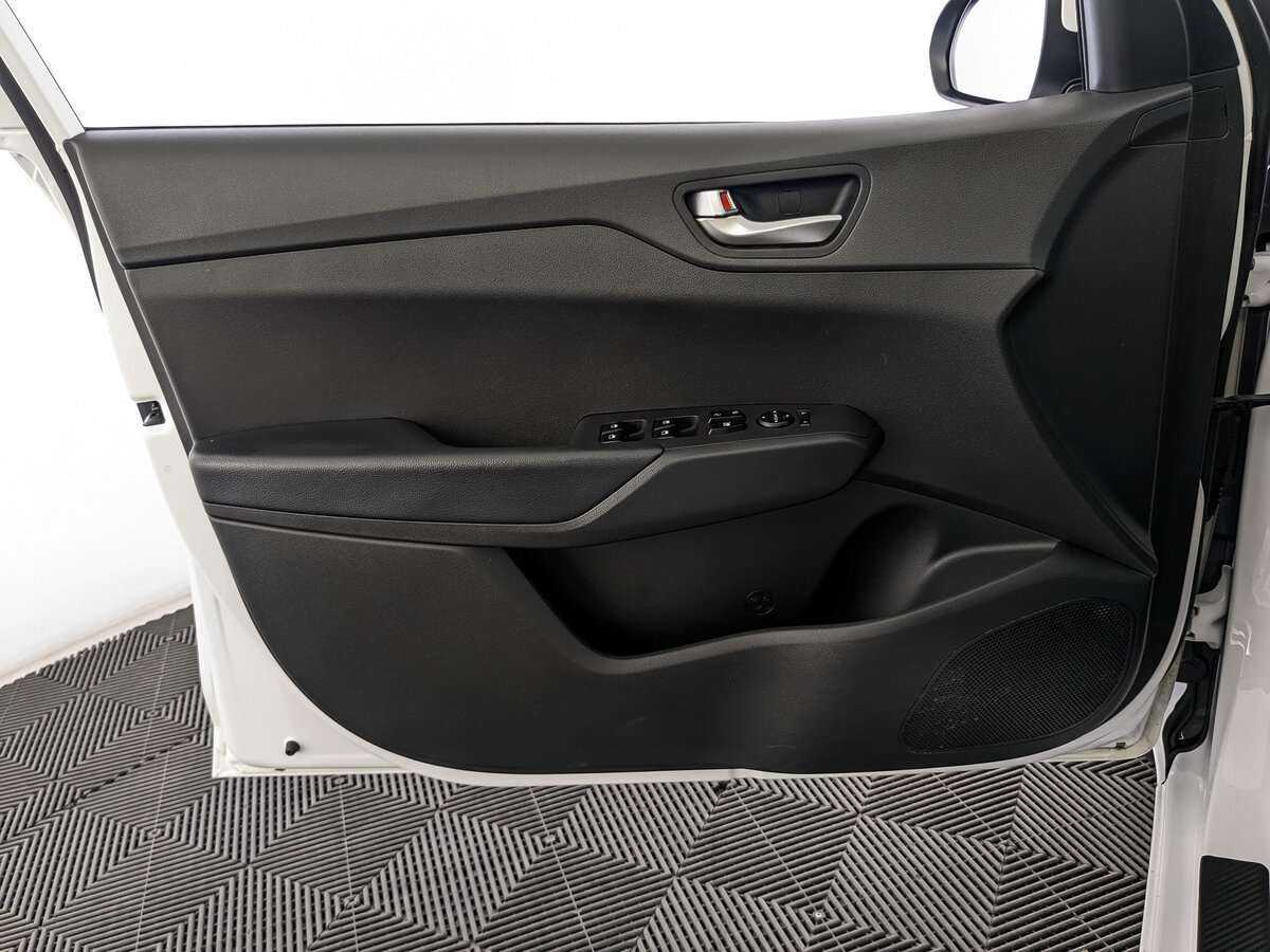 Купить Hyundai Solaris, 2021, 52 643 км, фото №15