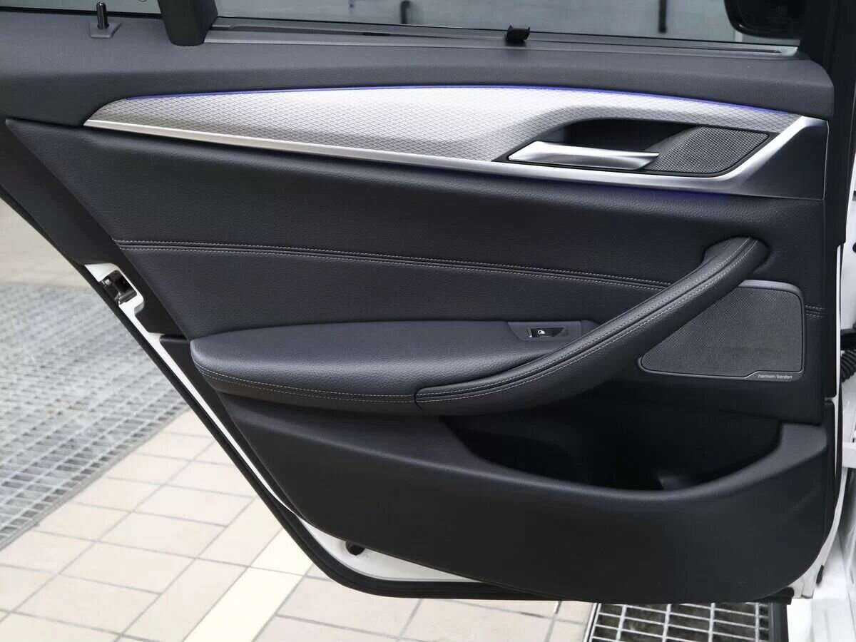 Купить BMW 5 серии 530d xDrive, 2018, 150 000 км, фото №12