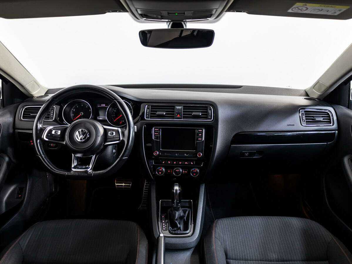Купить Volkswagen Jetta, 2017, 132 050 км, фото №9