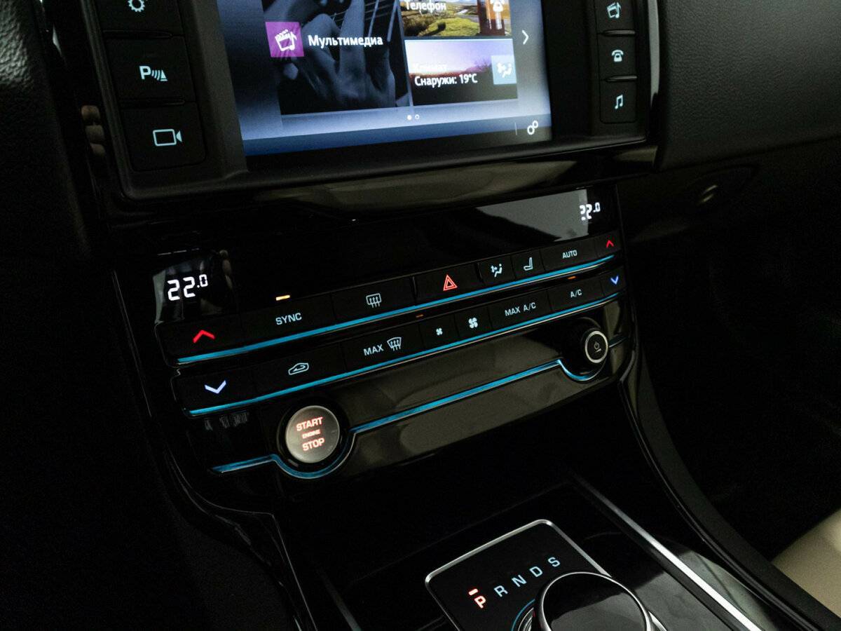 Купить Jaguar XE, 2016, 77 194 км, фото №17