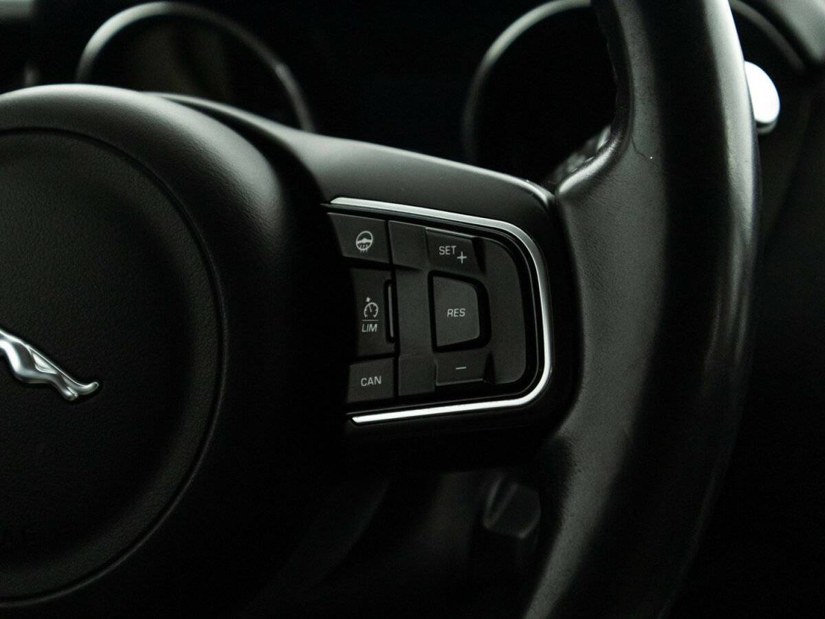 Купить Jaguar XE, 2016, 77 194 км, фото №20