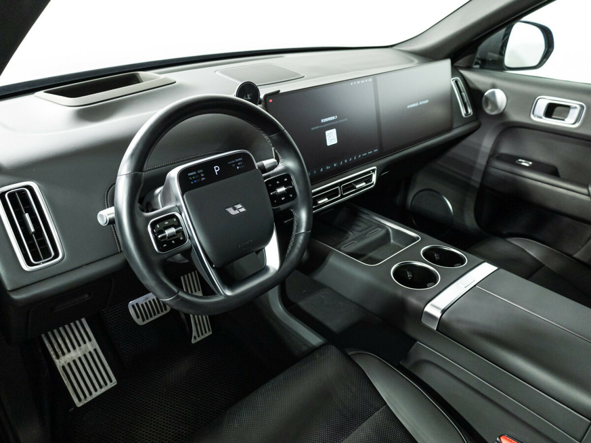 Купить Li Auto (Lixiang) L9 52.3 kWh I Рестайлинг, 2024, 31 010 км, фото №9