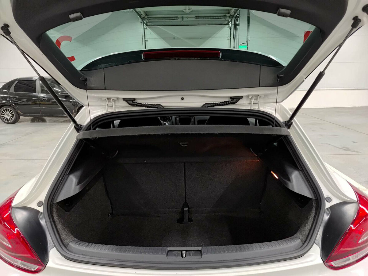 Купить Volkswagen Scirocco III, 2011, 172 072 км, фото №10
