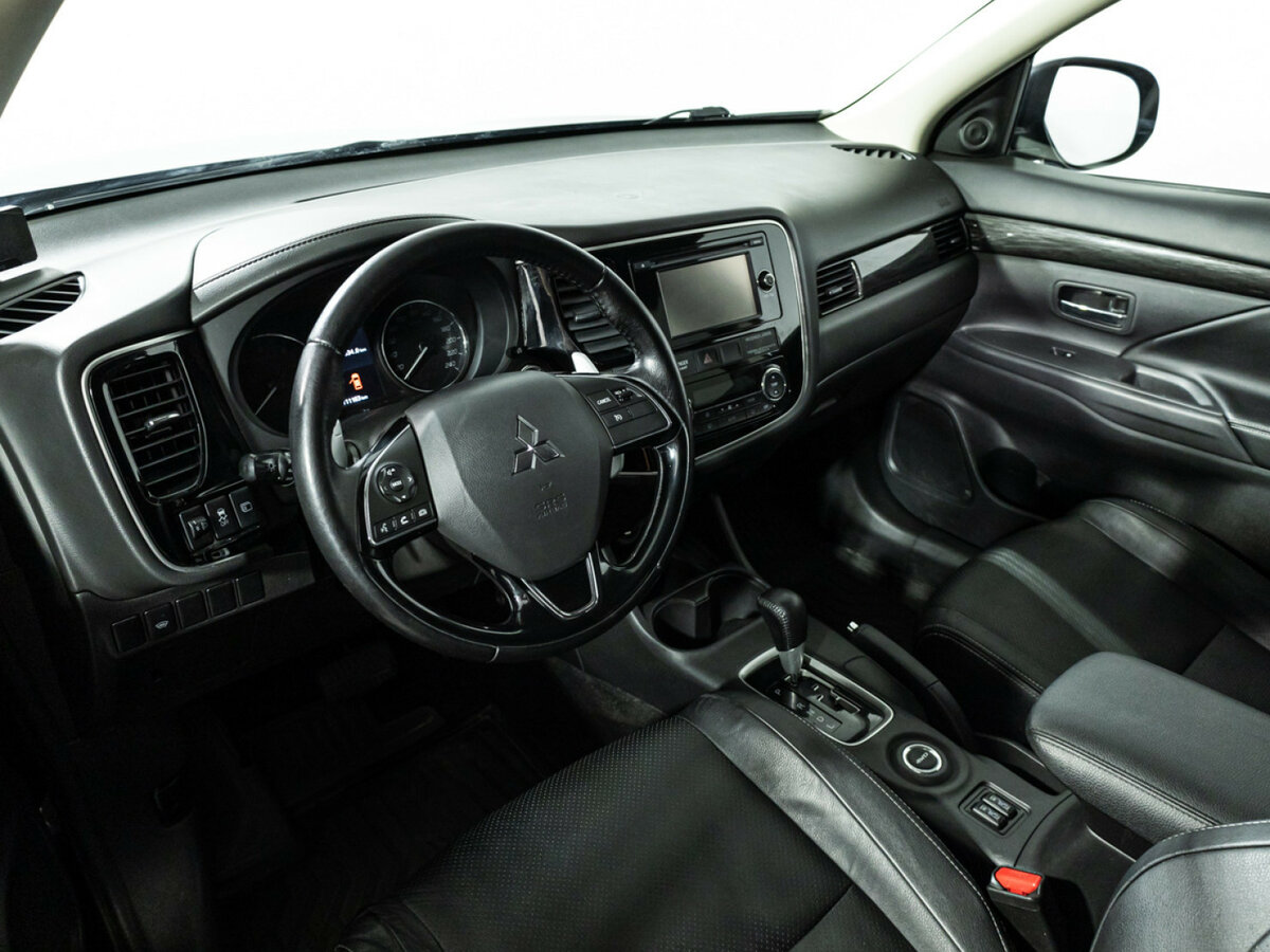 Купить Mitsubishi Outlander III Рестайлинг 2, 2016, 111 182 км, фото №10