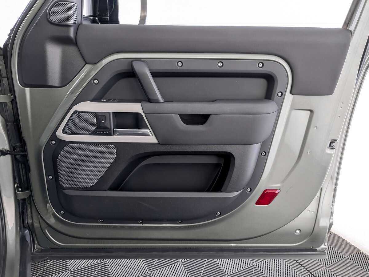 Купить Land Rover Defender 90, 2021, 29 073 км, фото №16
