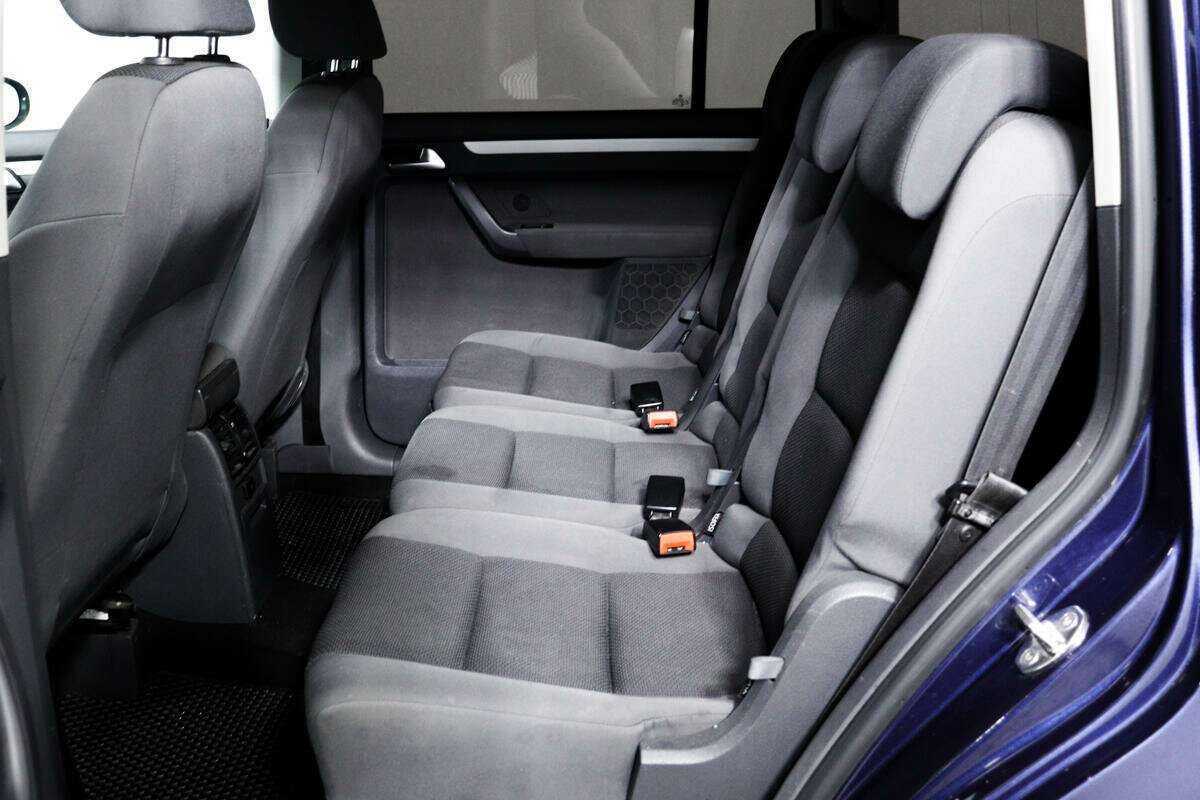 Купить Volkswagen Touran, 2012, 326 100 км, фото №12