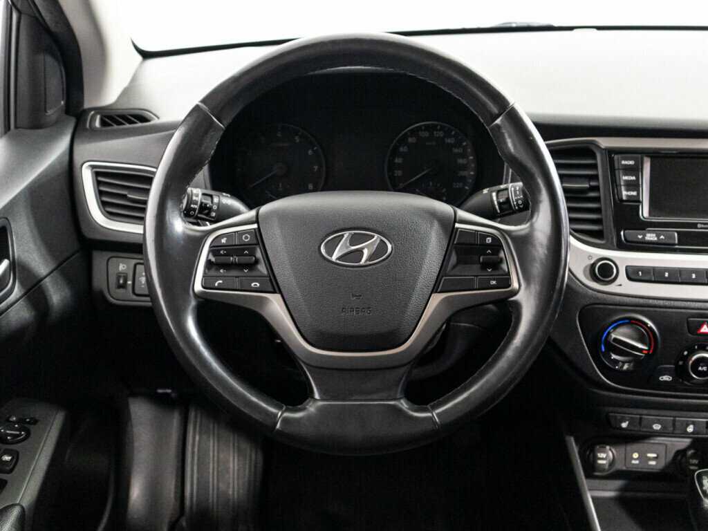 Купить Hyundai Solaris, 2018, 69 341 км, фото №17
