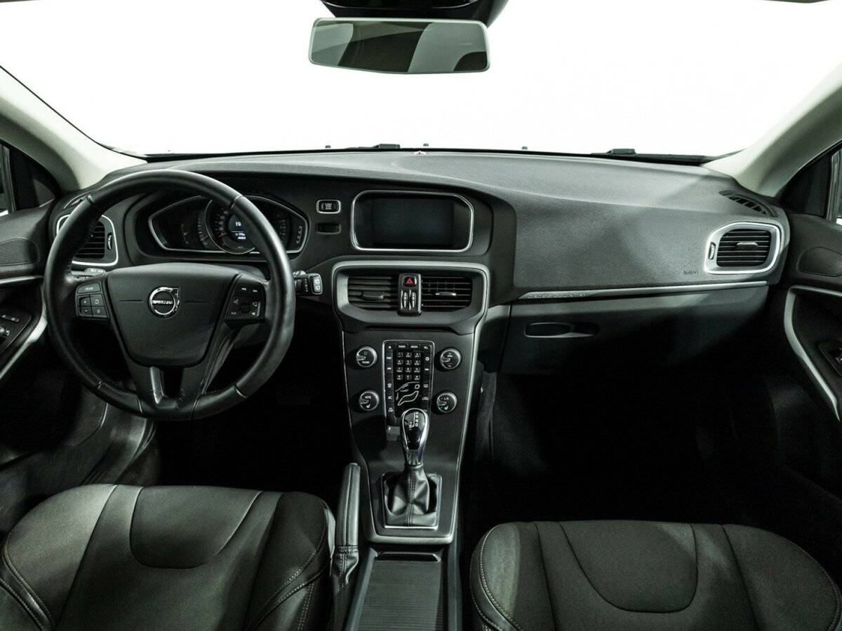 Купить Volvo V40 Cross Country I Рестайлинг, 2017, 45 000 км, фото №13