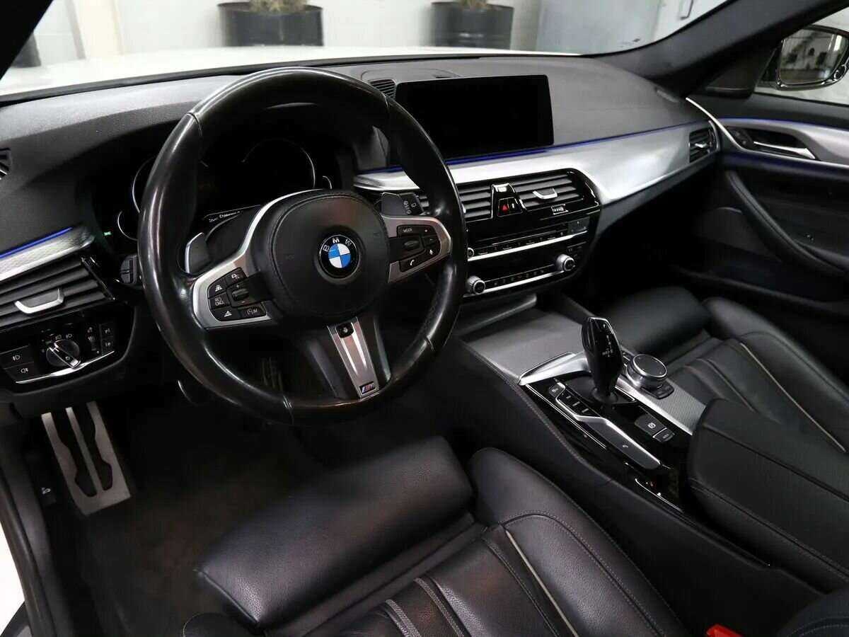 Купить BMW 5 серии 530d xDrive, 2018, 150 000 км, фото №9