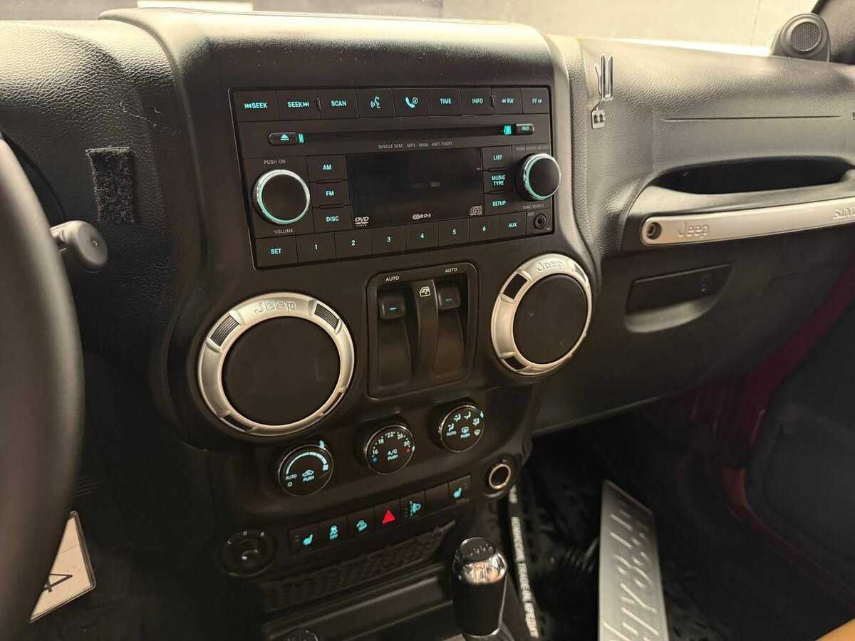 Купить Jeep Wrangler, 2011, 57 037 км, фото №8