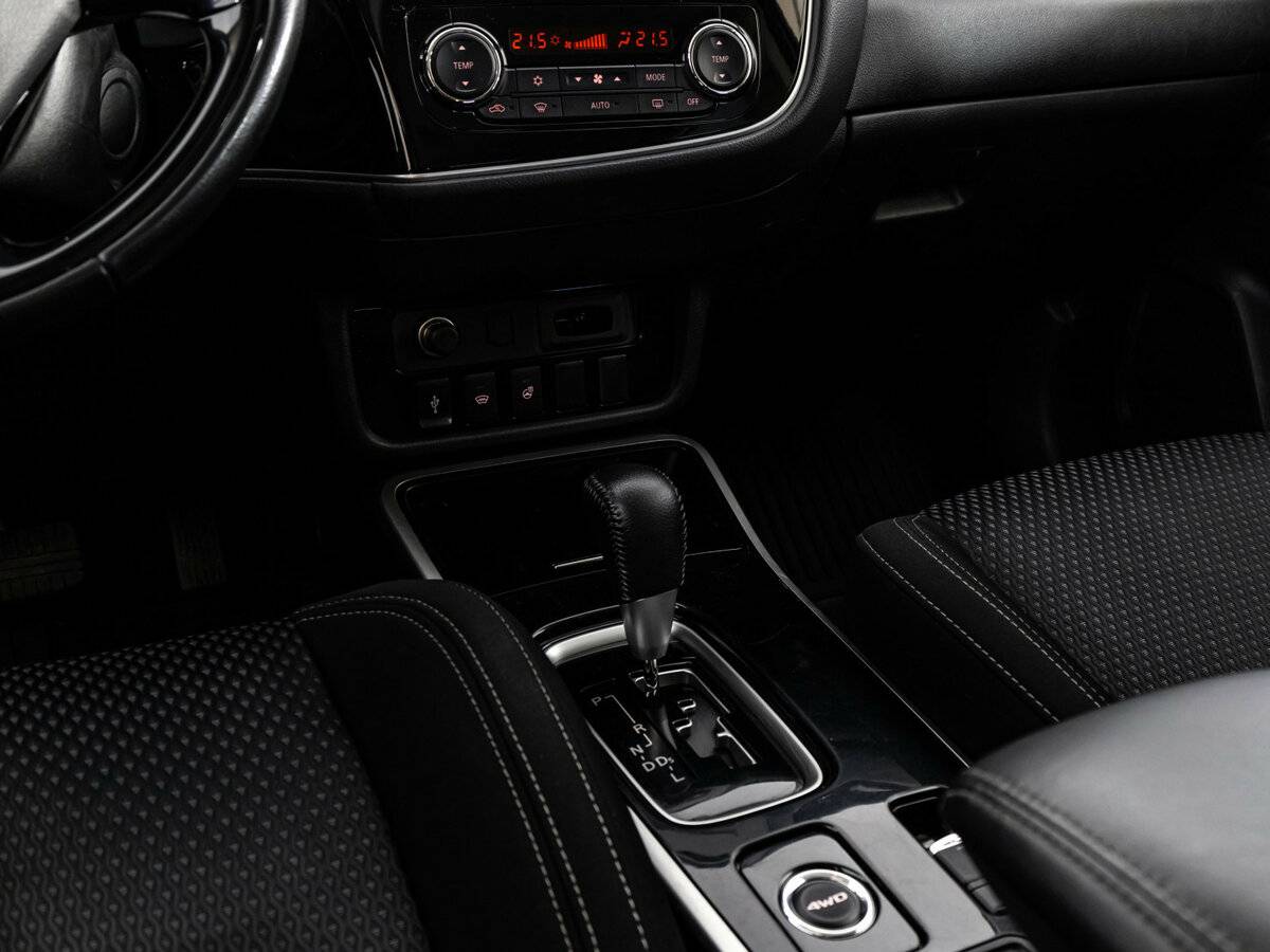 Купить Mitsubishi Outlander III Рестайлинг 3, 2019, 100 724 км, фото №9