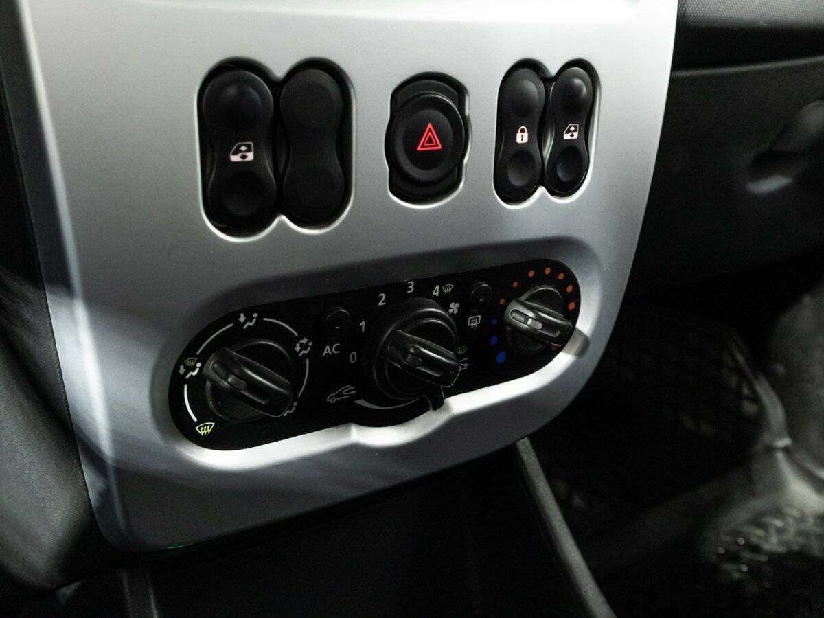 Купить Renault Logan, 2012, 201 801 км, фото №14