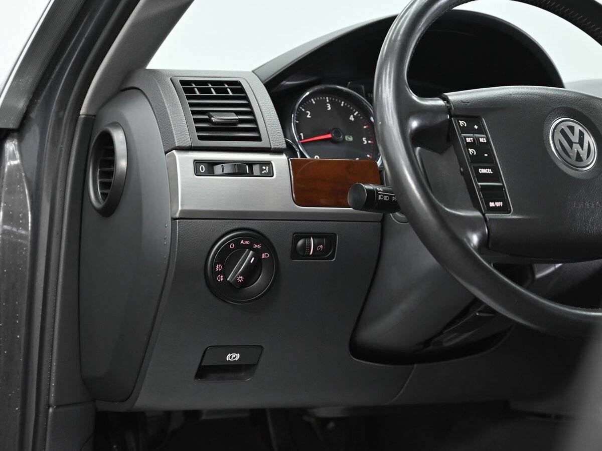 Купить Volkswagen Touareg, 2010, 174 000 км, фото №9