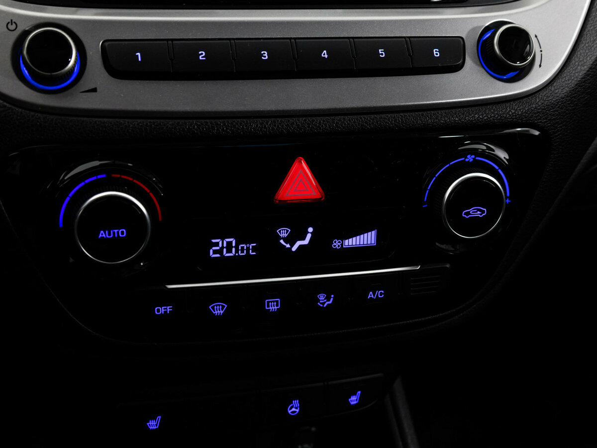 Купить Hyundai Solaris II, 2018, 142 427 км, фото №11