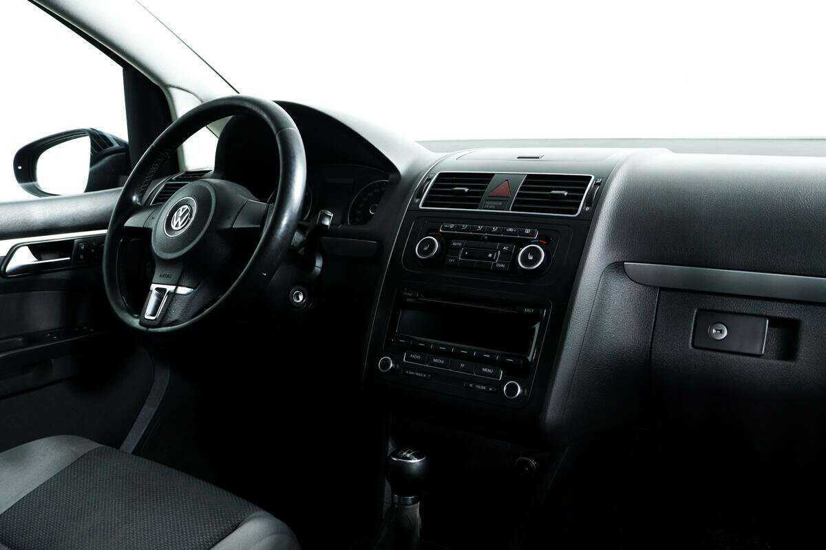 Купить Volkswagen Touran, 2012, 326 100 км, фото №9