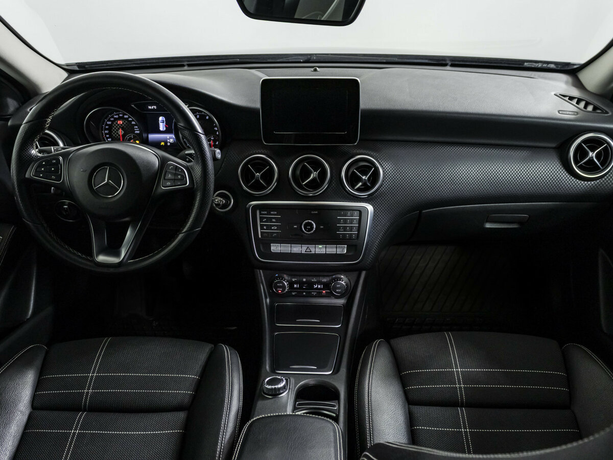 Купить Mercedes-Benz A-Класс 180 III (W176) Рестайлинг, 2016, 135 781 км, фото №12