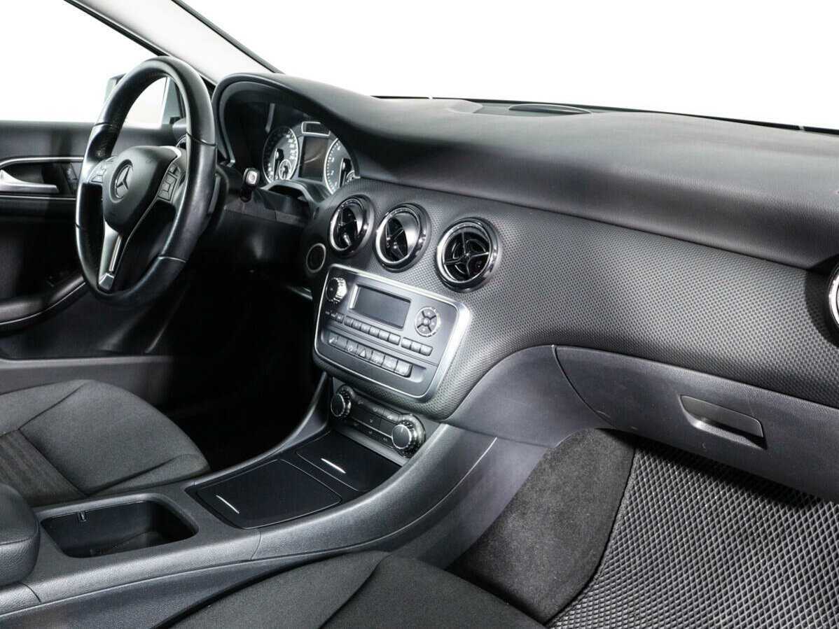 Купить Mercedes-Benz A-Класс 180, 2015, 54 956 км, фото №9