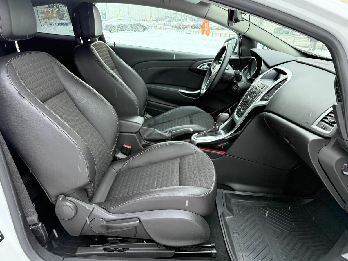 Купить Opel Astra GTC J Рестайлинг, 2013, 200 700 км, фото №7
