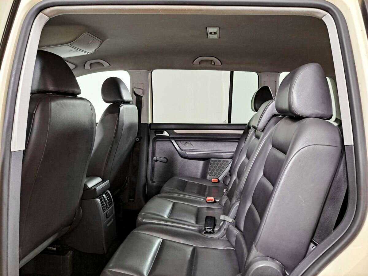 Купить Volkswagen Touran, 2010, 177 000 км, фото №10