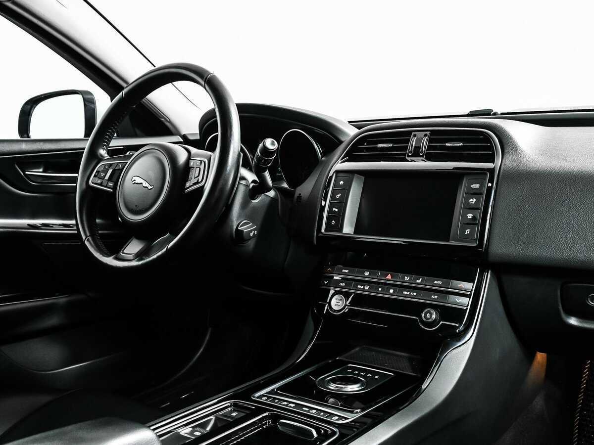 Купить Jaguar XE, 2018, 63 266 км, фото №9