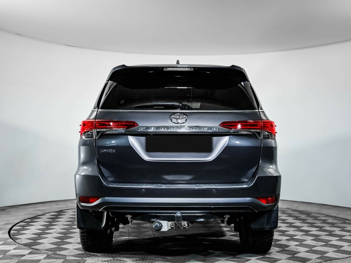 Купить Toyota Fortuner II, 2017, 126 805 км, фото №6