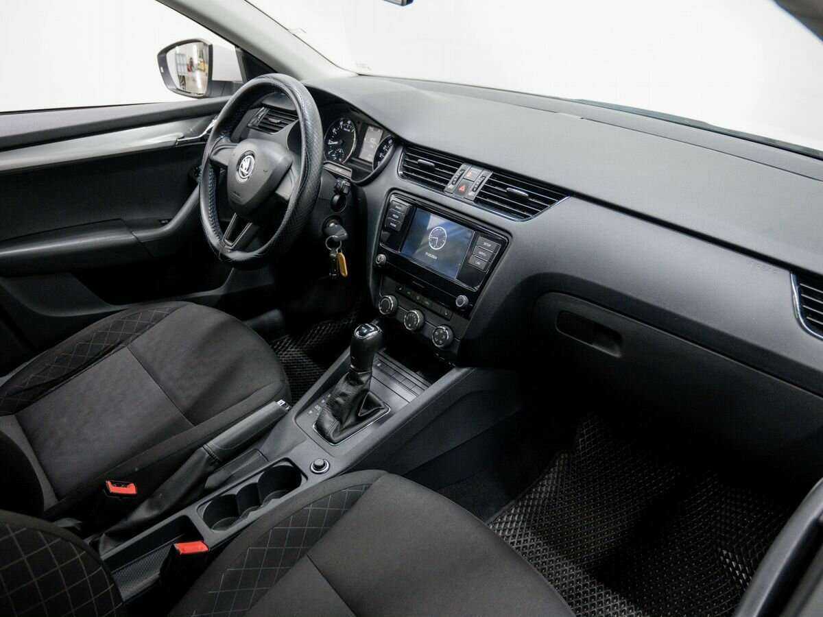 Купить Skoda Octavia, 2017, 178 000 км, фото №7