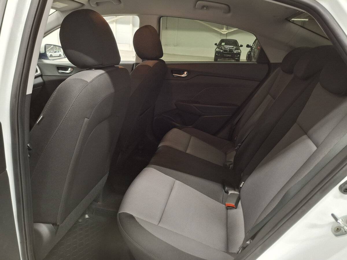 Купить Hyundai Solaris II, 2017, 51 103 км, фото №12