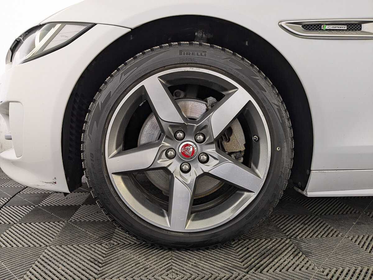 Купить Jaguar XE, 2019, 81 100 км, фото №12