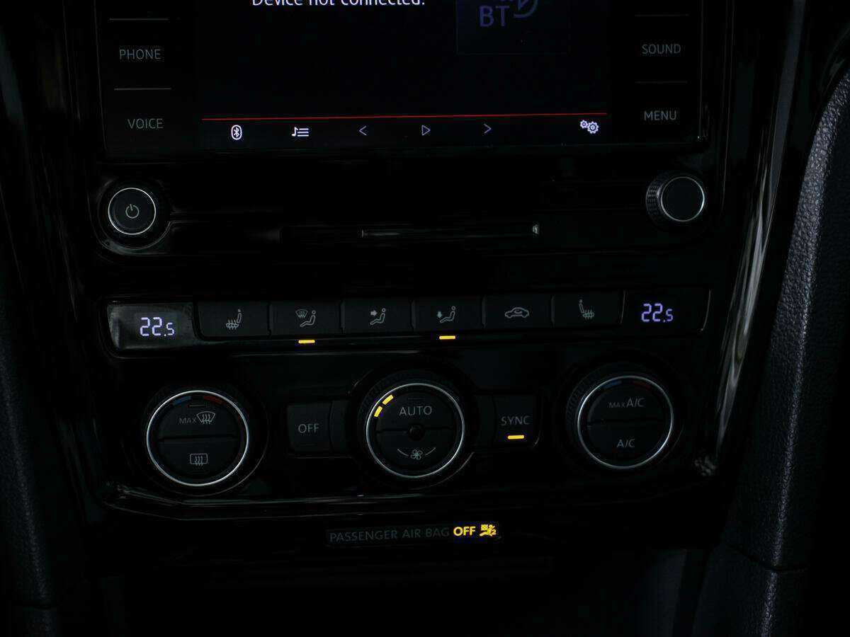 Купить Volkswagen Passat (North America and China), 2021, 12 832 км, фото №11