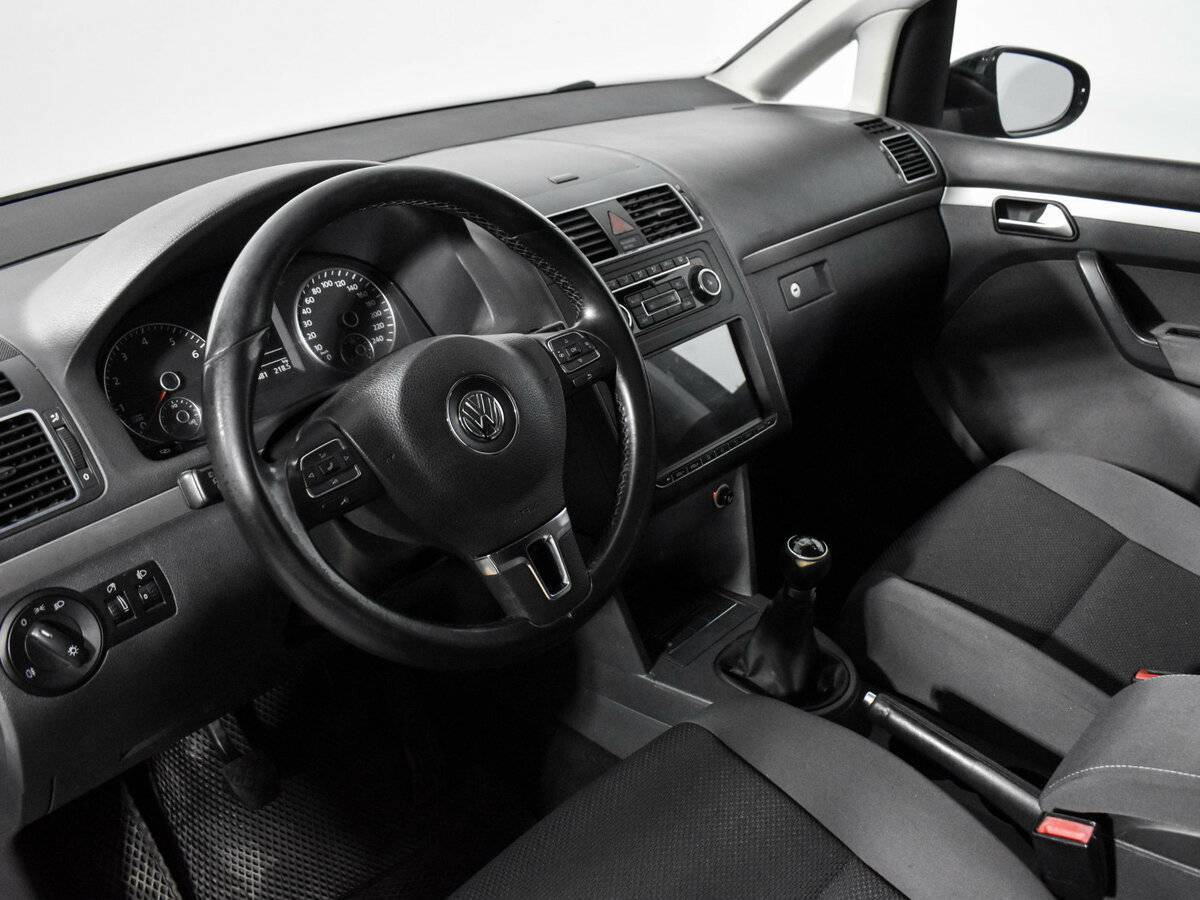 Купить Volkswagen Touran, 2010, 233 470 км, фото №9