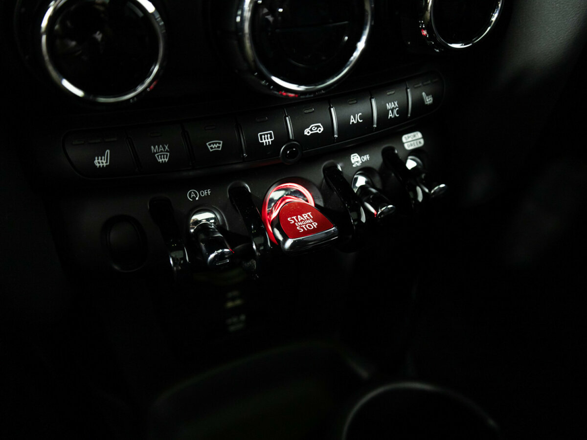 Купить Mini Hatch Cooper S III (F55/F56) Рестайлинг 2, 2021, 37 579 км, фото №17