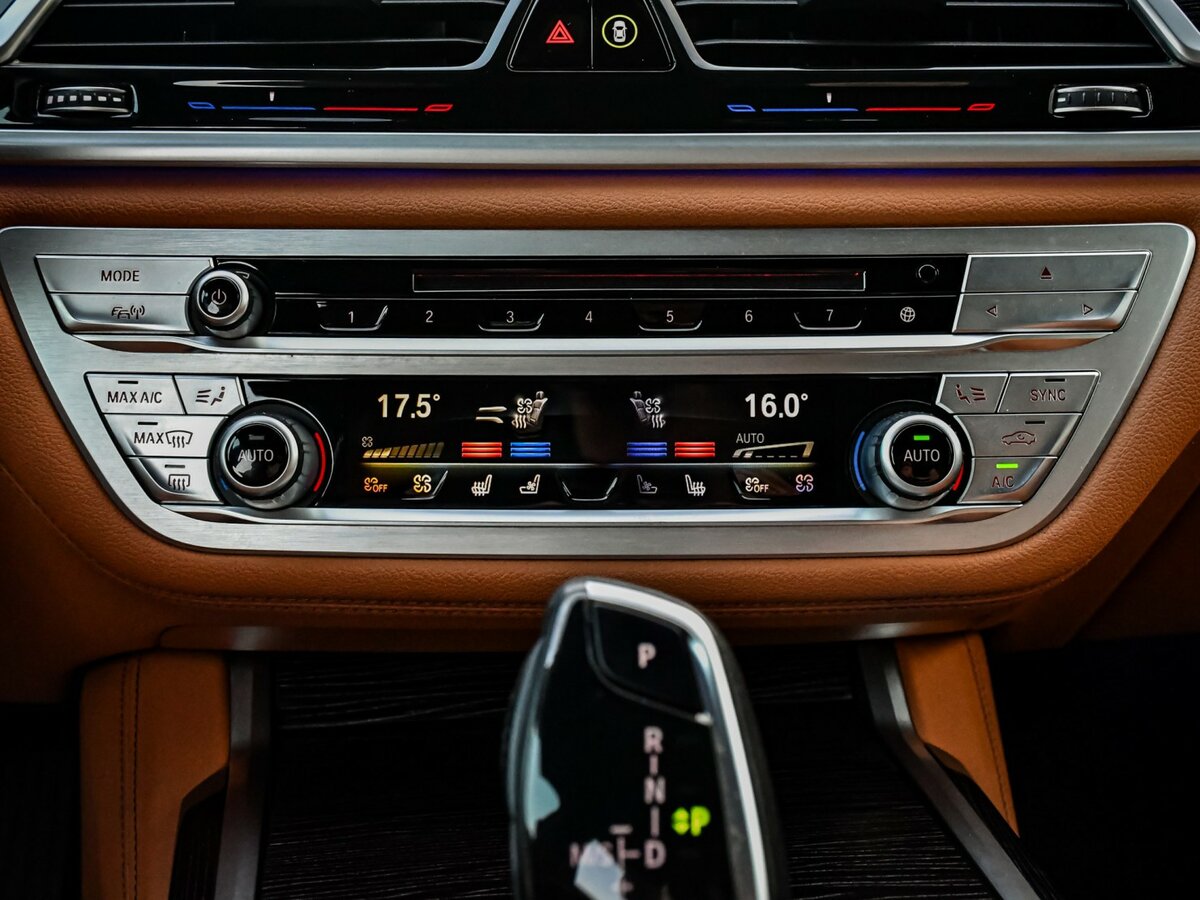 Купить BMW 7 серии 750d xDrive VI (G11/G12) Рестайлинг, 2019, 103 000 км, фото №16