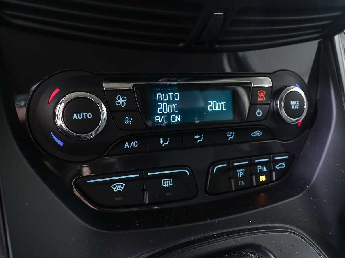 Купить Ford Kuga, 2013, 129 322 км, фото №17