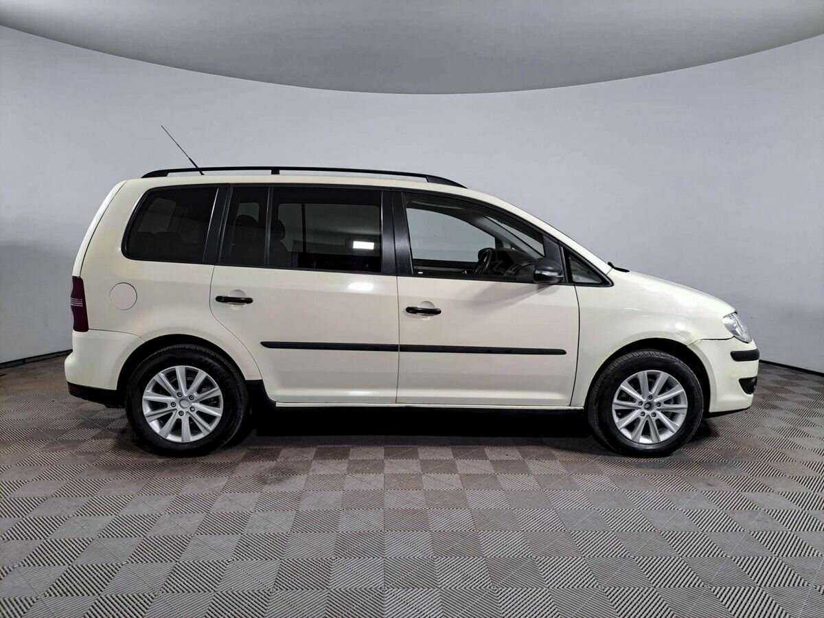 Купить Volkswagen Touran, 2010, 177 000 км, фото №4