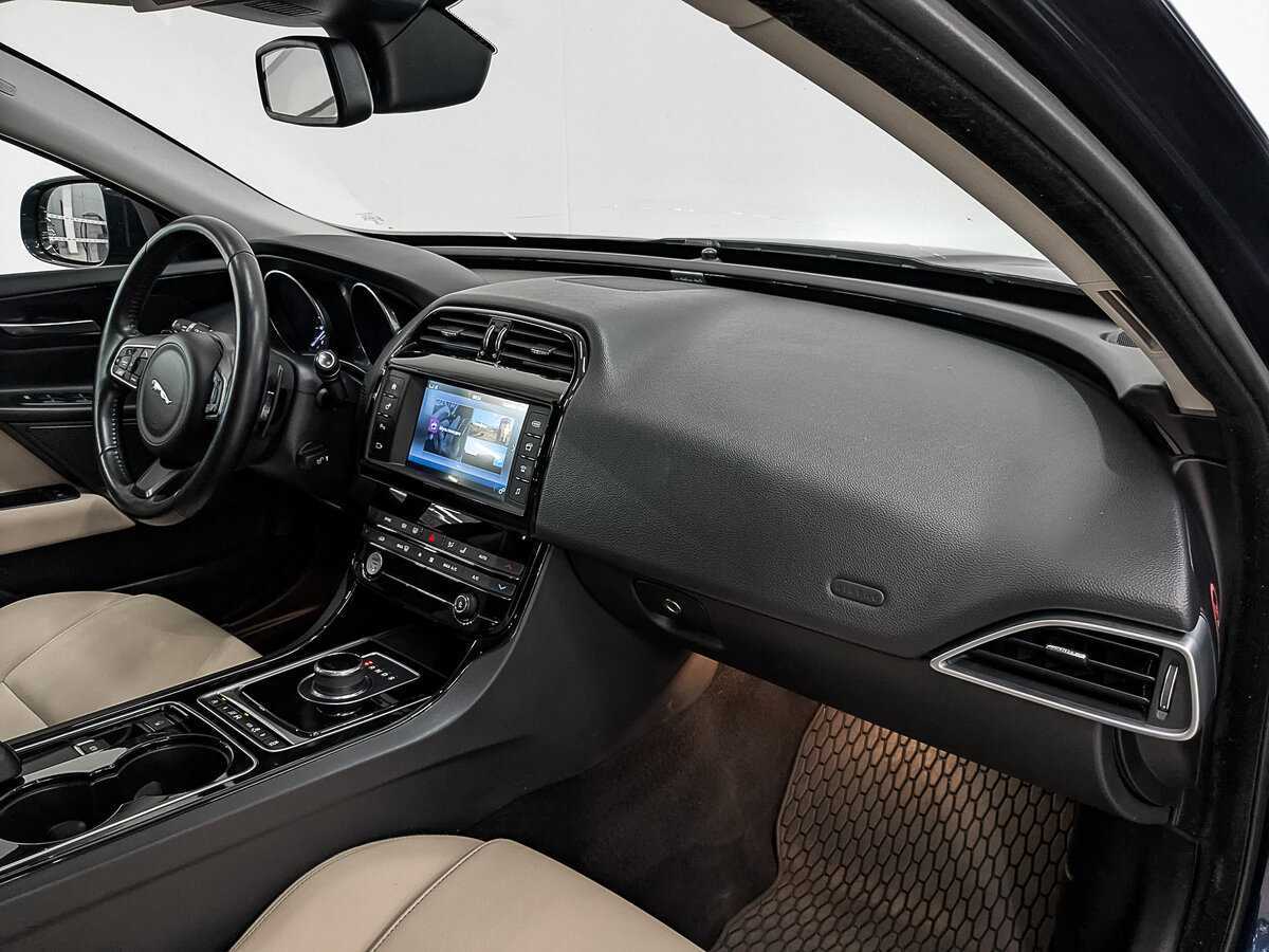 Купить Jaguar XE, 2017, 84 021 км, фото №11