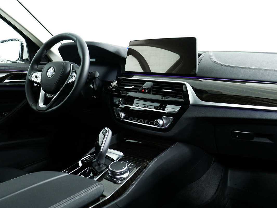 Купить BMW 5 серии 520i, 2022, 17 000 км, фото №9